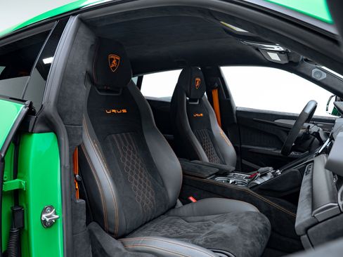 Used 2023 Lamborghini Urus Performante AWD/4WD image 19