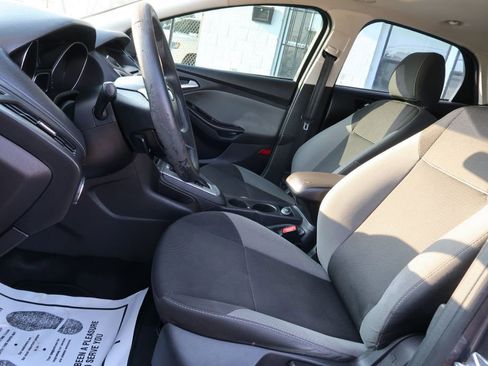 Used 2014 Ford Focus SE image 5