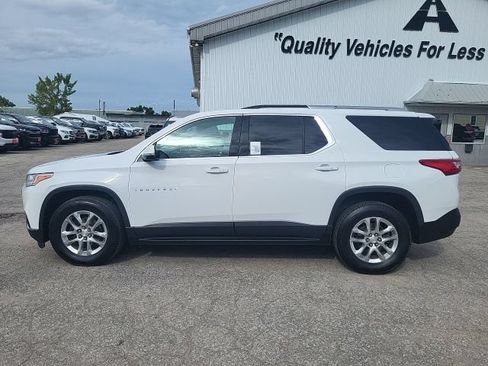Used 2018 Chevrolet Traverse LT w/ LPO, 'HIT The Road' Package AWD/4WD image 17