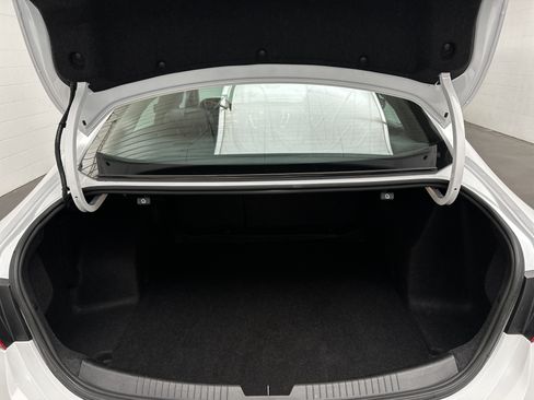 Used 2025 Chevrolet Malibu LT FWD image 13