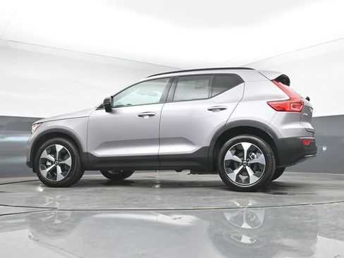 New 2026 Volvo XC40 B5 Plus w/ Climate Package AWD/4WD image 42