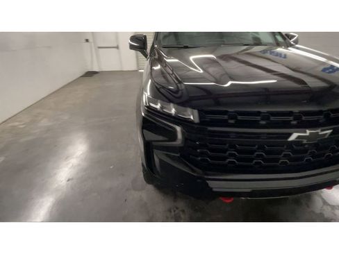 Used 2023 Chevrolet Tahoe Z71 w/ Luxury Package image 3