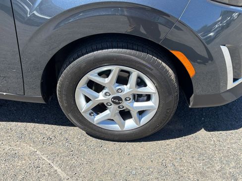 Used 2025 Kia Soul LX w/ LX Technology Package FWD image 28