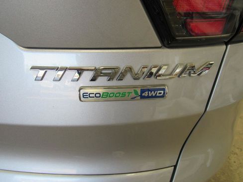 Used 2017 Ford Escape Titanium w/ Equipment Group 301A AWD/4WD image 10