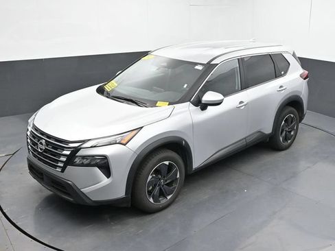 Used 2024 Nissan Rogue SV AWD/4WD image 38