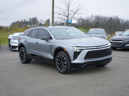 Used 2024 Chevrolet Blazer EV RS image 3