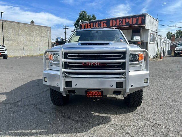Used 2017 GMC Sierra 3500 SLT w/ Duramax Plus Package AWD/4WD image 3