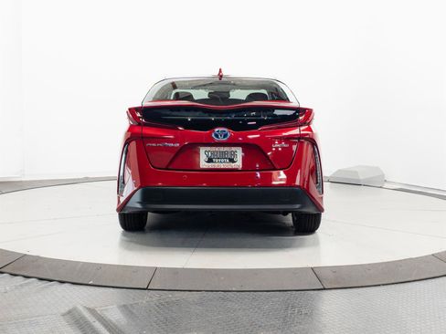 Certified 2021 Toyota Prius Prime Limited FWD image 9