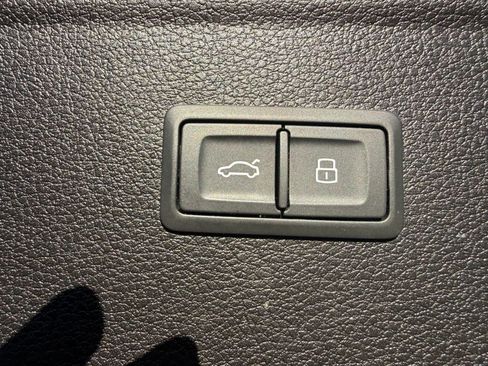 Used 2021 Audi Q5 2.0T Premium w/ Convenience Package image 33