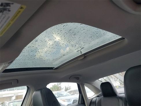 Used 2020 Volkswagen Jetta SE w/ SE Cold Weather Package image 27