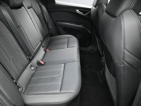 Used 2025 Audi Q4 e-tron Premium Plus w/ Premium Plus image 34