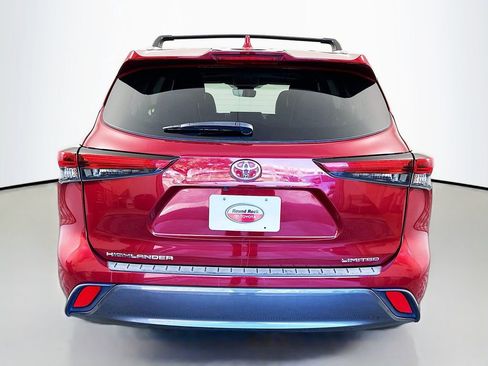 Certified 2021 Toyota Highlander Limited image 6
