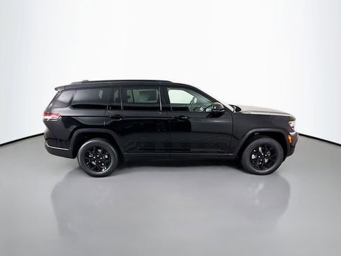 New 2025 Jeep Grand Cherokee L Altitude image 8