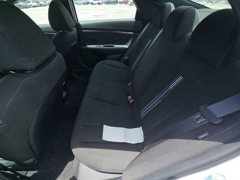 Used 2025 Hyundai Elantra Sport FWD image 7