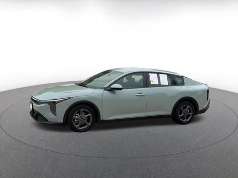 Used 2025 Kia K4 LXS image 8
