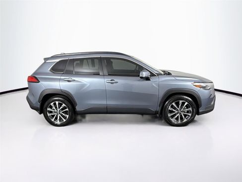 Certified 2024 Toyota Corolla Cross XLE image 18
