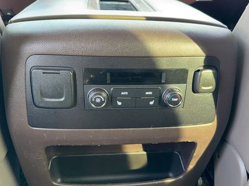 Used 2016 GMC Yukon XL Denali image 31