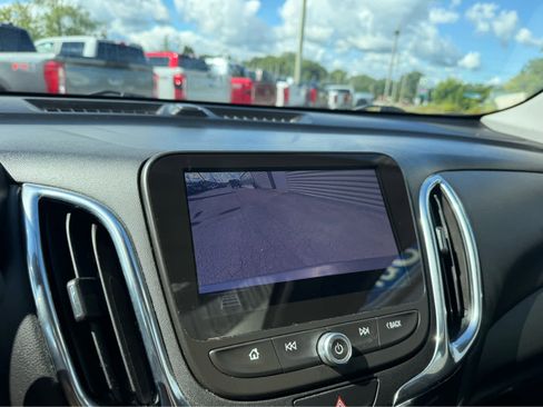 Used 2019 Chevrolet Equinox LT w/ Sun & Navigation Package image 22