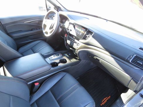 Used 2024 Honda Passport TrailSport image 14