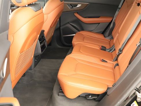 Used 2025 Audi Q8 Prestige w/ Prestige Package image 28
