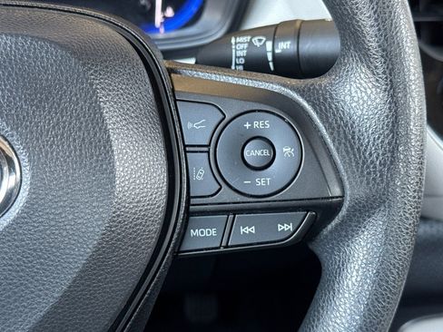 Used 2022 Toyota Corolla LE w/ Carpet Mat Package (TMS) FWD image 37