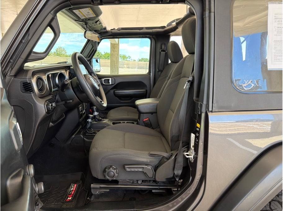 Used 2021 Jeep Wrangler Sport AWD/4WD image 16