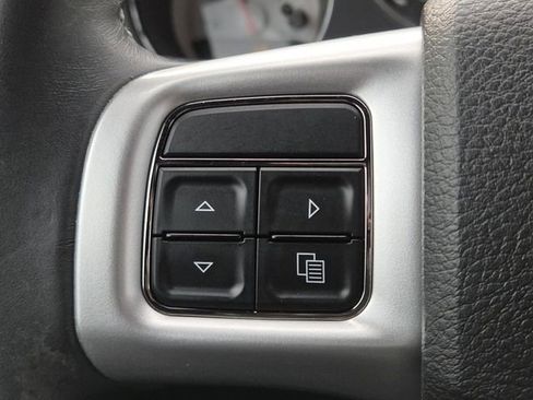 Used 2013 Dodge Challenger SXT image 8