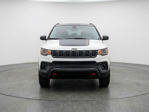 Used 2025 Jeep Compass Trailhawk w/ Trailer Tow Group image 2