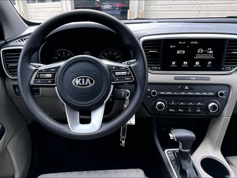 Used 2022 Kia Sportage LX image 6