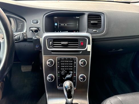 Used 2016 Volvo V60 T5 Premier image 23