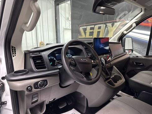 Used 2023 Ford Transit 350 XLT RWD image 6