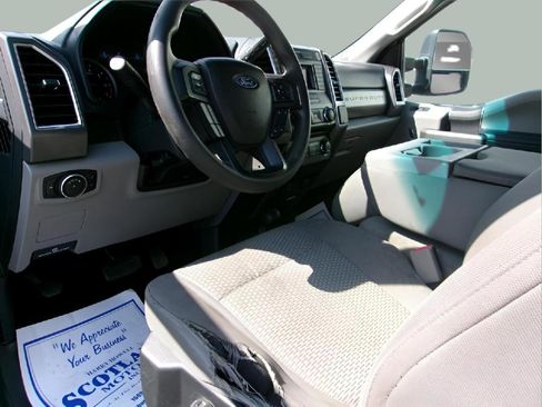 Used 2017 Ford F250 XLT image 12