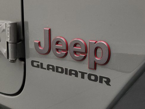 Used 2022 Jeep Gladiator Rubicon w/ Cold Weather Group image 22