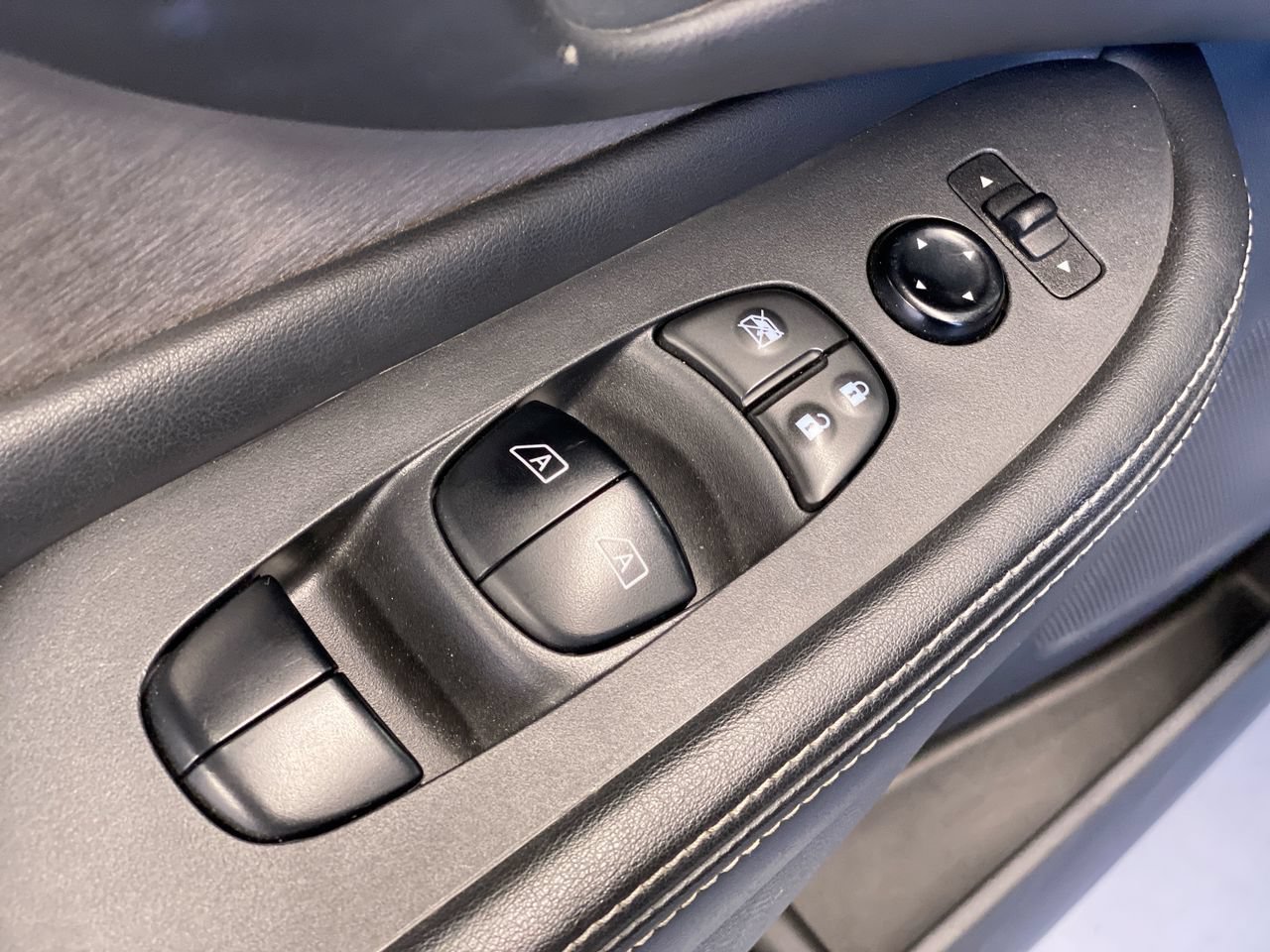 Used 2023 Nissan Murano SV FWD image 18