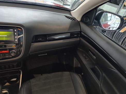 Used 2019 Mitsubishi Outlander ES image 15