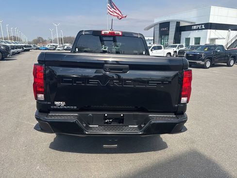 Used 2023 Chevrolet Colorado W/T image 4