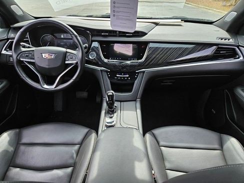 Certified 2025 Cadillac XT6 Premium Luxury image 15