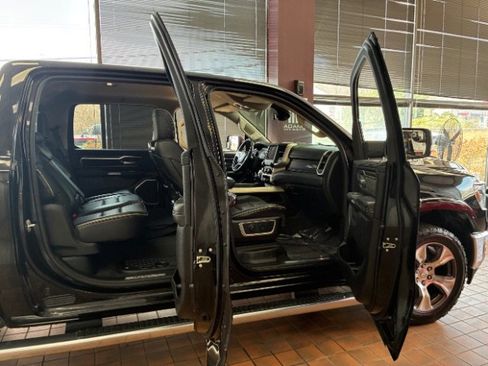 Used 2020 RAM 1500 Laramie AWD/4WD image 32
