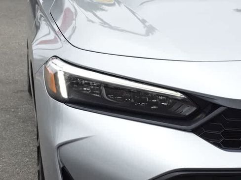 Used 2025 Honda Civic Sport image 5