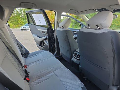 Used 2023 Subaru Outback Premium image 11