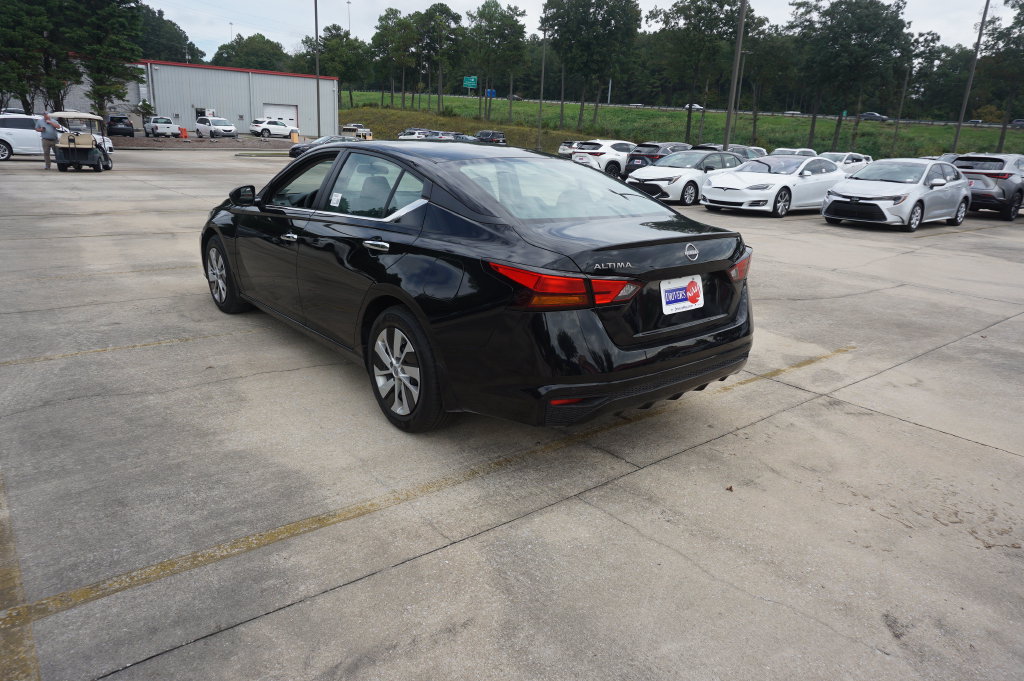Used 2023 Nissan Altima 2.5 S FWD image 18