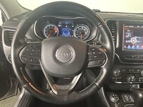 Used 2020 Jeep Cherokee Trailhawk w/ Cold Weather Group AWD/4WD image 13