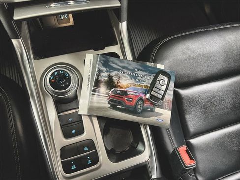 Used 2022 Ford Explorer XLT w/ Equipment Group 202A image 37