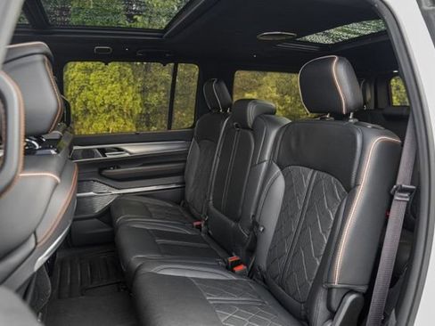 Used 2023 Jeep Grand Wagoneer Series III AWD/4WD image 52