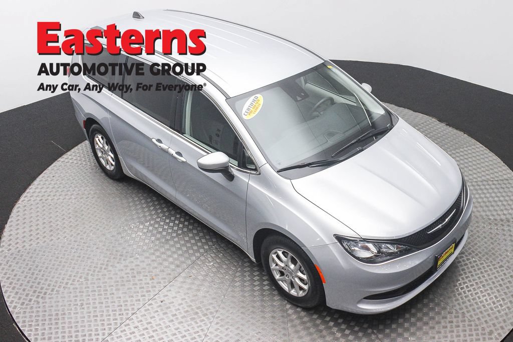 Used 2023 Chrysler Voyager LX FWD image 4