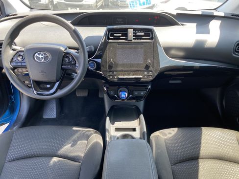 Used 2019 Toyota Prius LE w/ Carpet Mat Package FWD image 18