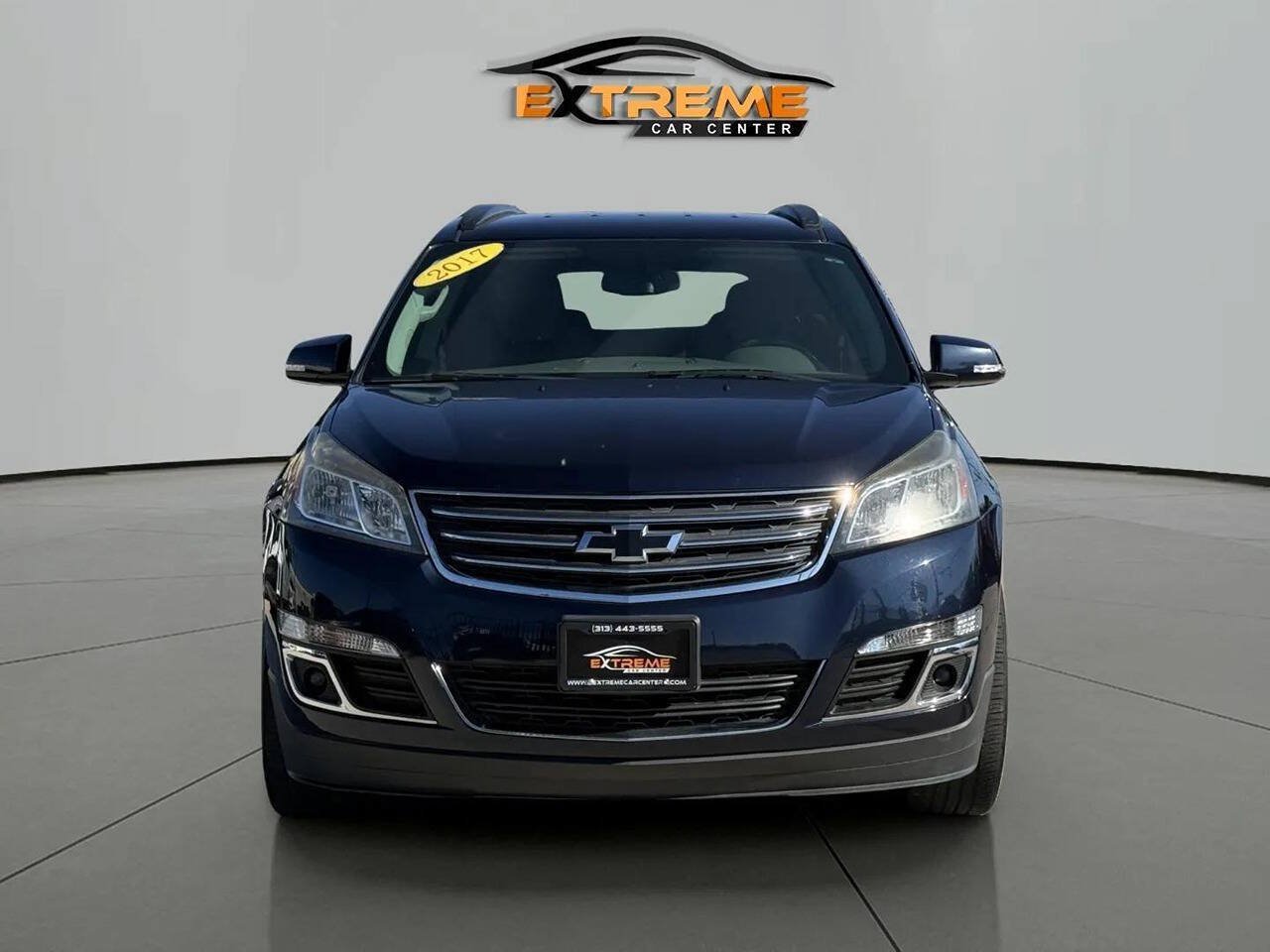 Used 2017 Chevrolet Traverse LT w/ Style and Technology Package FWD image 9