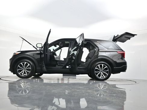 Used 2022 Ford Explorer ST-Line w/ Class IV Trailer Tow Package AWD/4WD image 61