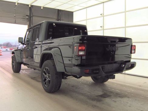 Used 2021 Jeep Gladiator Sport AWD/4WD image 4