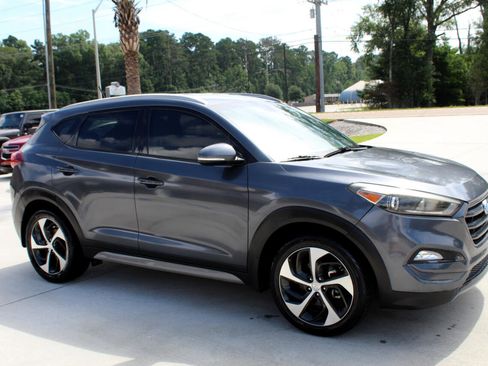 Used 2017 Hyundai Tucson Sport image 9